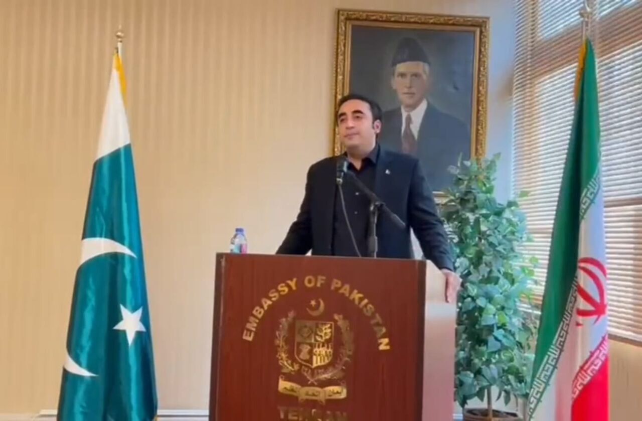 وزير خارجية باكستان : يجب التأسي بصمود الشعب الايراني في مواجهة التحديات