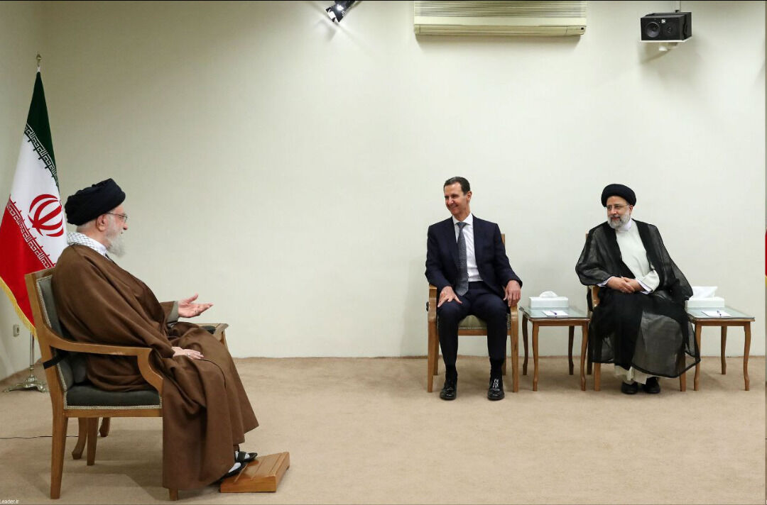 الاسد يلتقي سماحة القائد في طهران