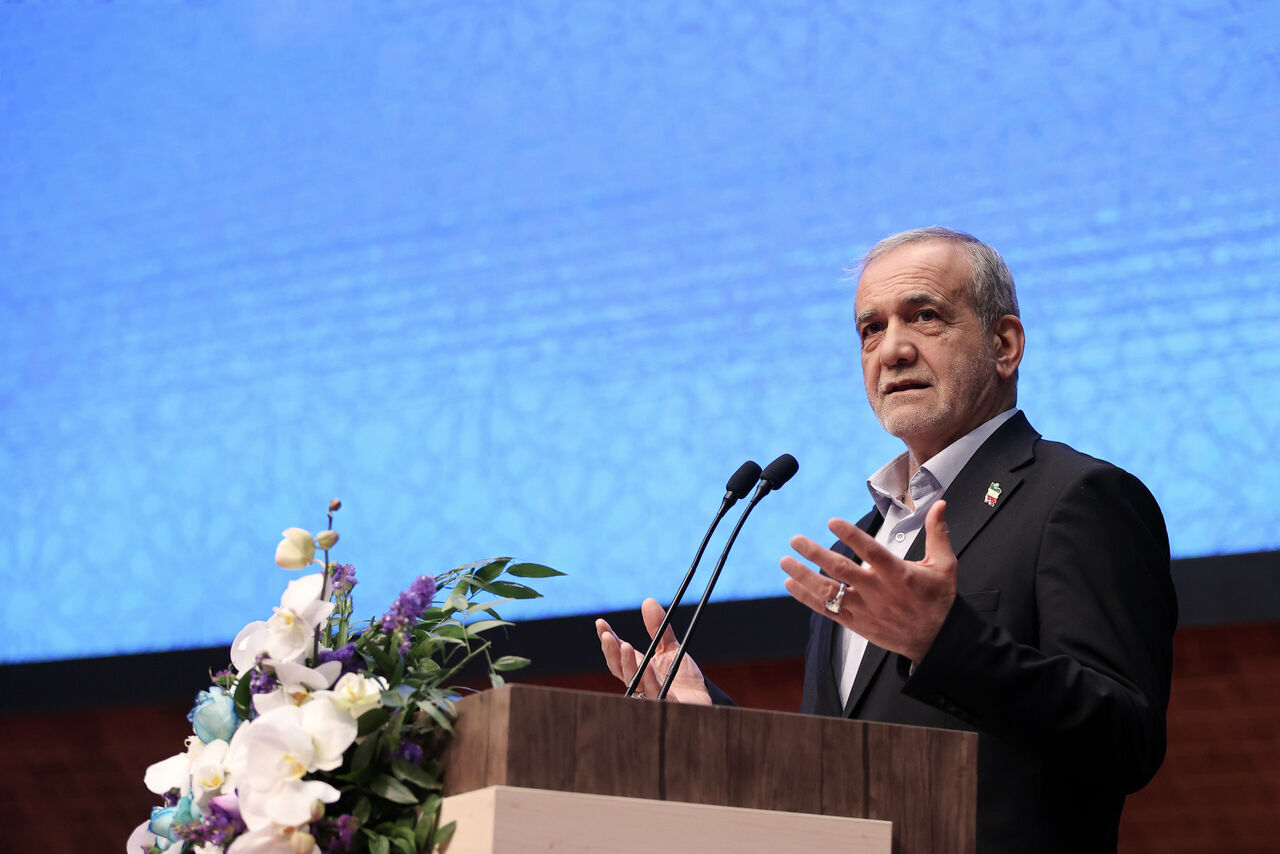 الرئيس بزشكيان: إذا لم نتوصل إلى اتفاق مع أمريكا فلن نحتاج إلى أحد