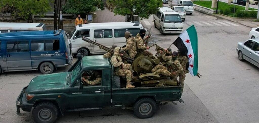 بسبب ضغوط الهيئة الحاكمة.. فصائل فلسطينية تغادر سوريا